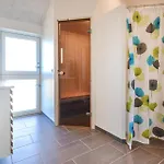Amazing In With Sauna ثيستد