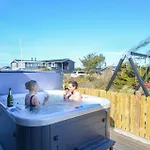 Amazing In With Sauna ثيستد